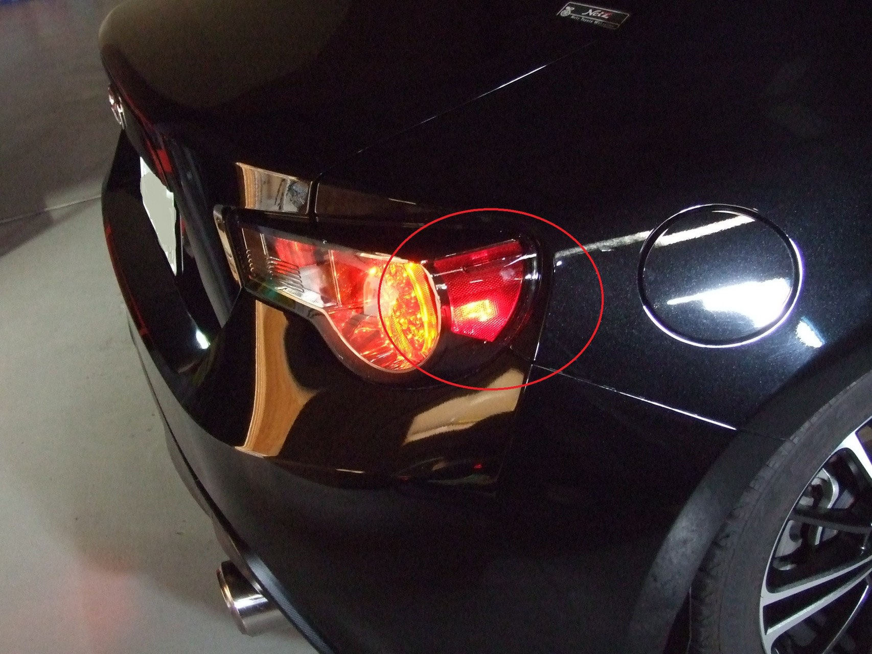86のテールライトをFR-S仕様に交換してスモーク塗装 スモーク塗装したテールライトでブレーキランプの光り方