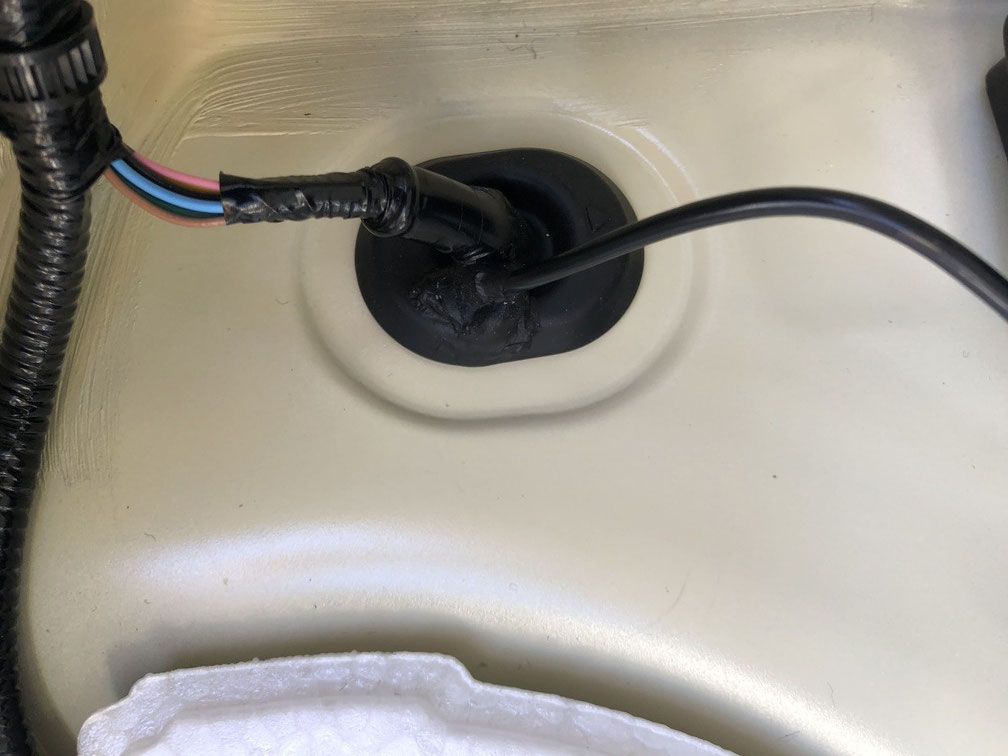ジムニーシエラJB74W バックカメラ取り付け Revive 31e8f62bdcc6 1