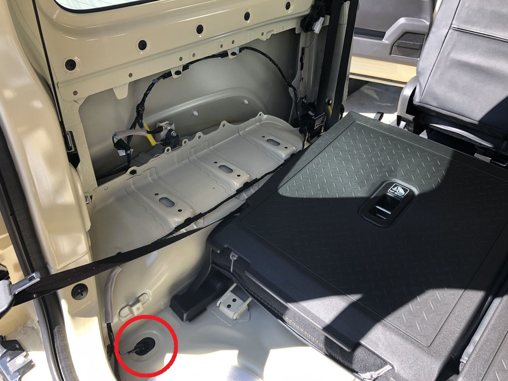 ジムニーシエラJB74W バックカメラ取り付け Revive 674ac01b2669