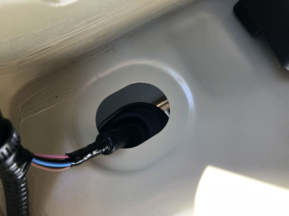 ジムニーシエラJB74W バックカメラ取り付け Revive B7e21dc27be7 1