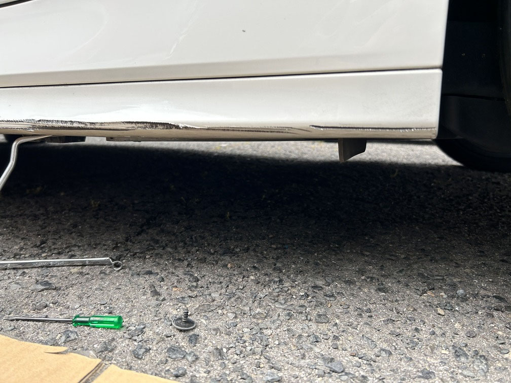 BMW1シリーズ118d Mスポーツ(F40)事故修理 サイドステップカバーも損傷