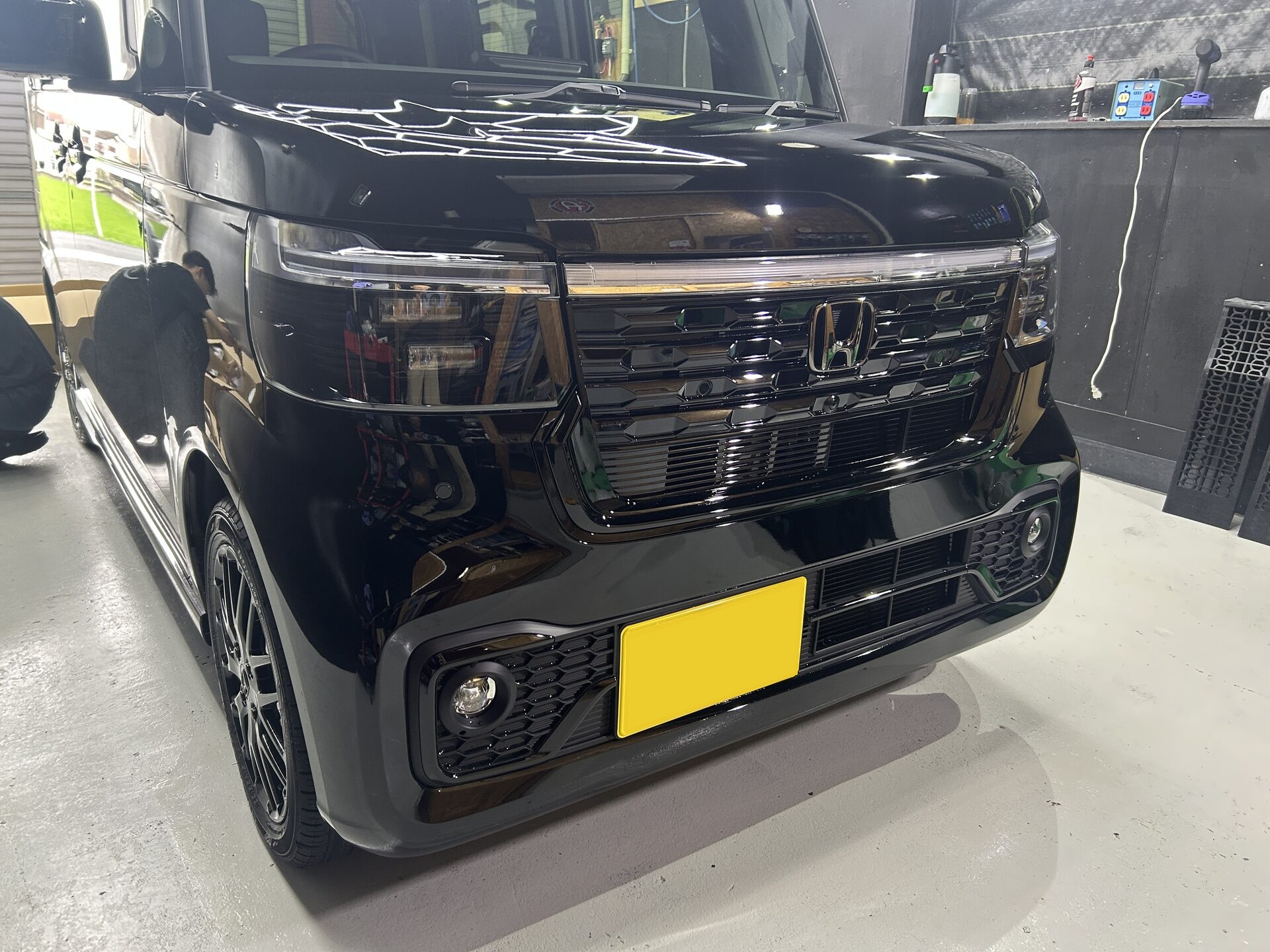 【施工事例】ホンダ N-BOXカスタム(新車JF5)|グラフェンセラミックコーティング+未塗装樹脂塗装・無限エアロ|和歌山・岩出のコーティング専門店ALLBLUE 無限エアロを装着したN-BOXカスタム JF5 フロントまわり