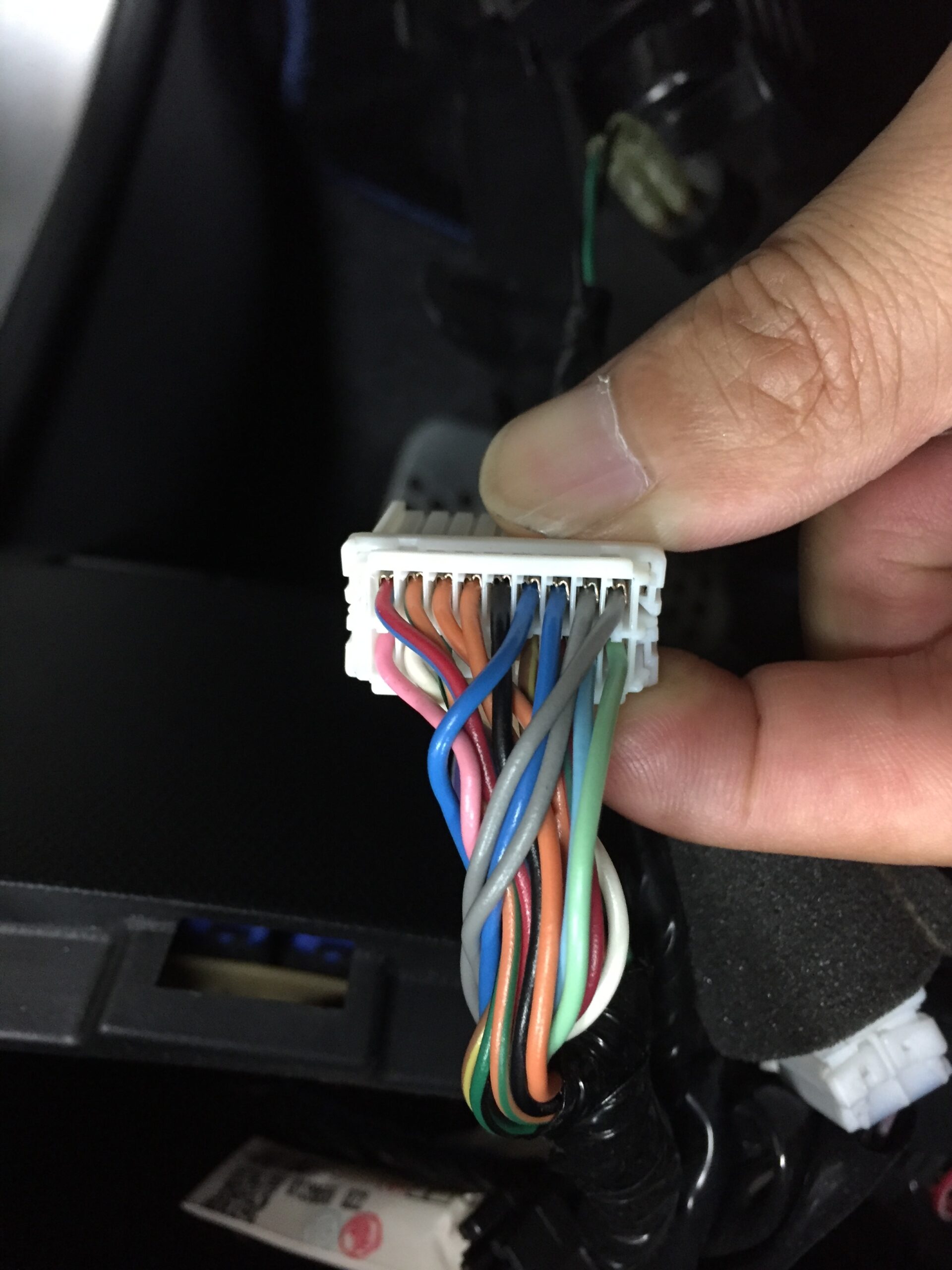 ミラースイッチイルミ化 AK12マーチ 配線の確認作業